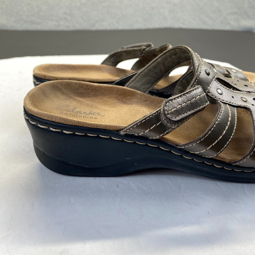 Clarks Bendable Womens Sandals Wedge Slip On Metallic Bronze Strappy Size 10 M - Picture 10 of 12